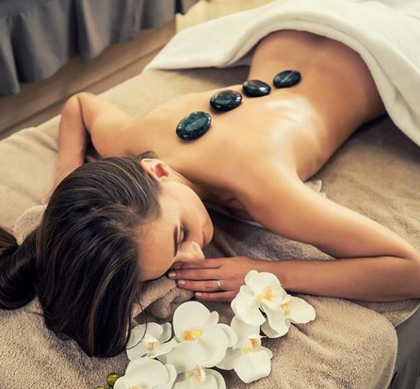 Lirio-Therapy-Stone-Massage