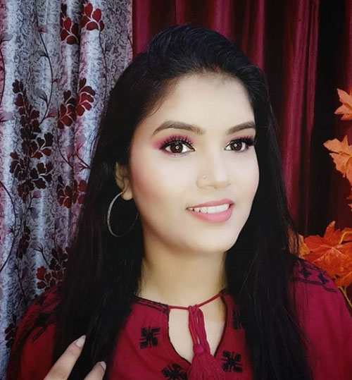 Her followers say, she is Great at it! Meet Indian Youtuber Manjari Srivastava who creates videos on Makeup Tutorials and Beauty tips!